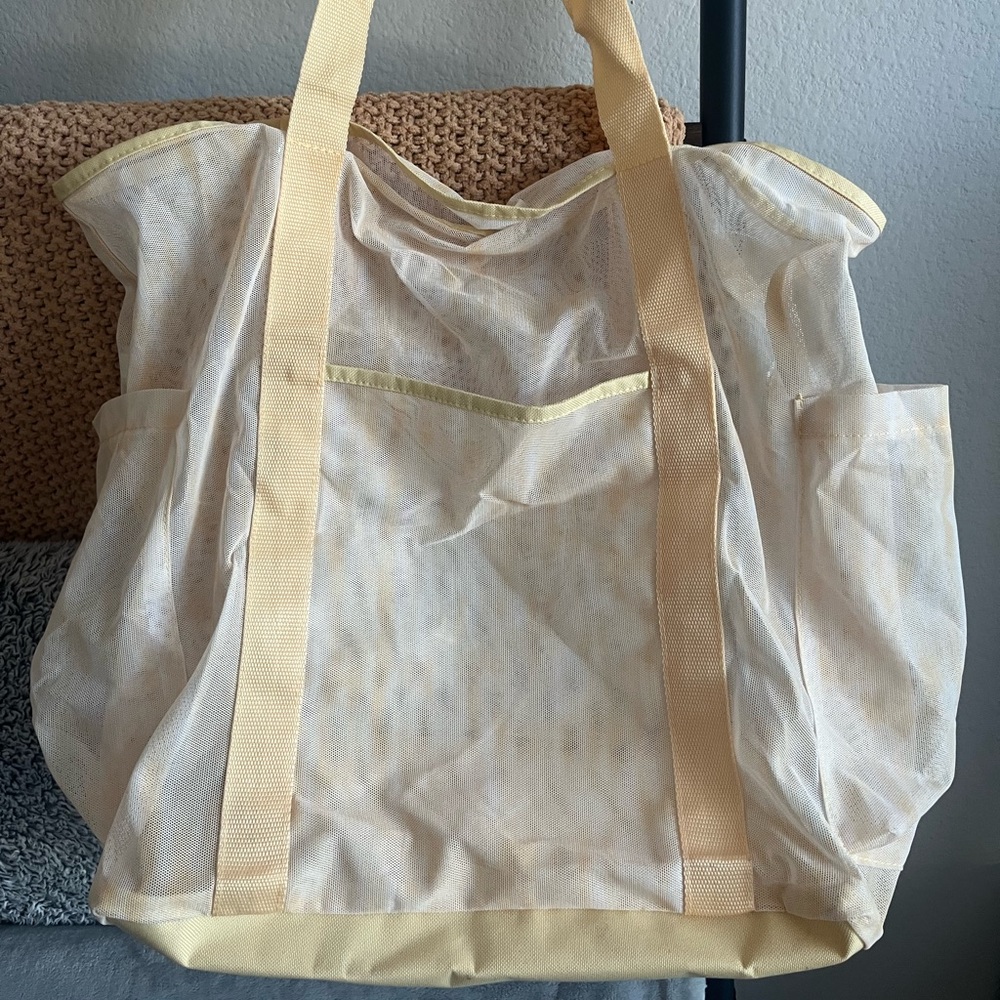 Target beach tote bag, lots of space & pockets